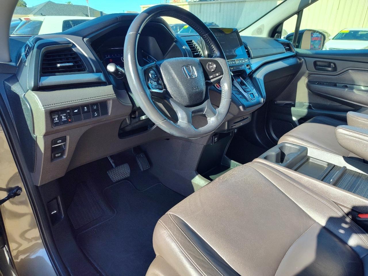 Honda Odyssey EX-L w/ DVD and Navigation 2018