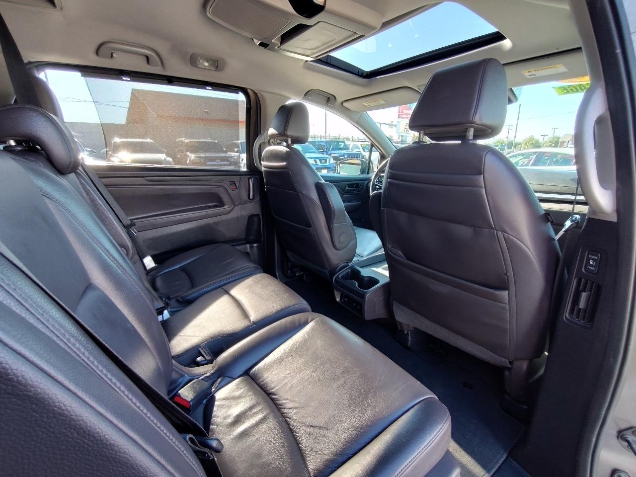 Honda Odyssey EX-L w/ DVD and Navigation 2018