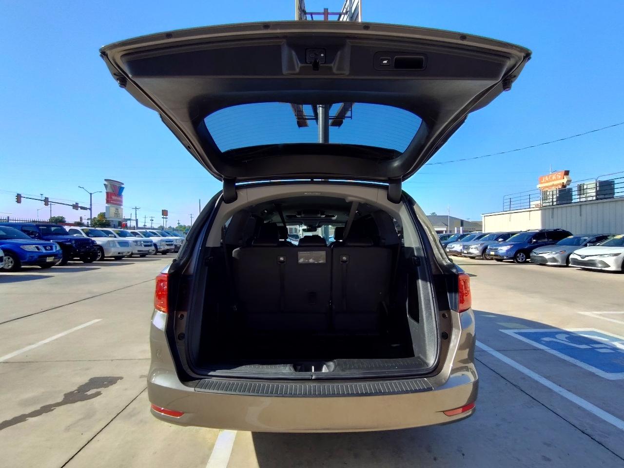 Honda Odyssey EX-L w/ DVD and Navigation 2018