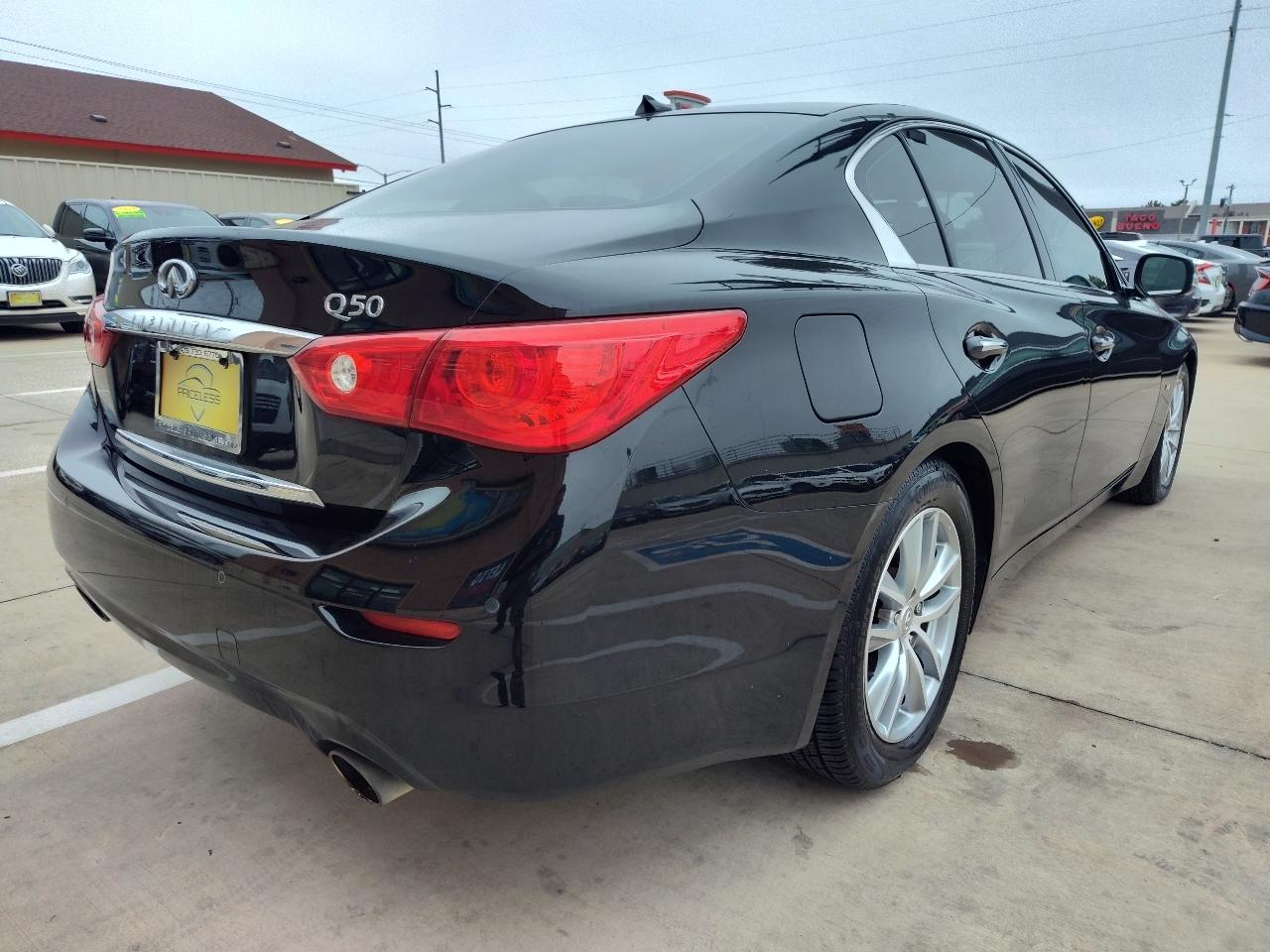 Infiniti Q50 Premium 4D Sedan 2015
