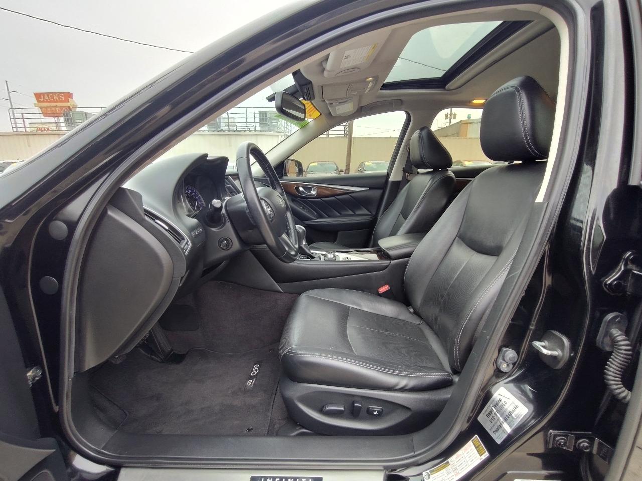Infiniti Q50 Premium 4D Sedan 2015