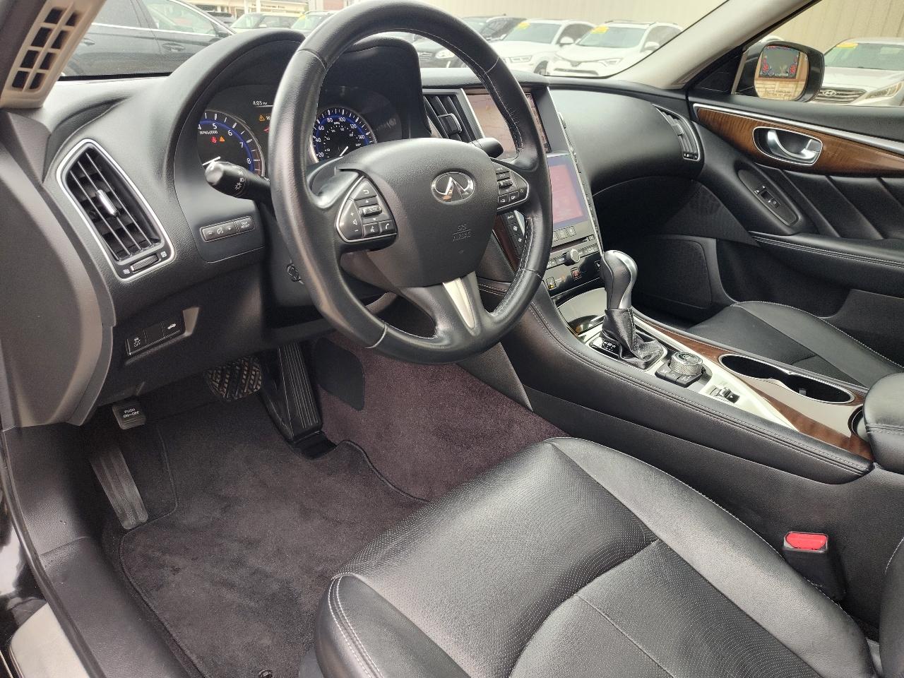 Infiniti Q50 Premium 4D Sedan 2015