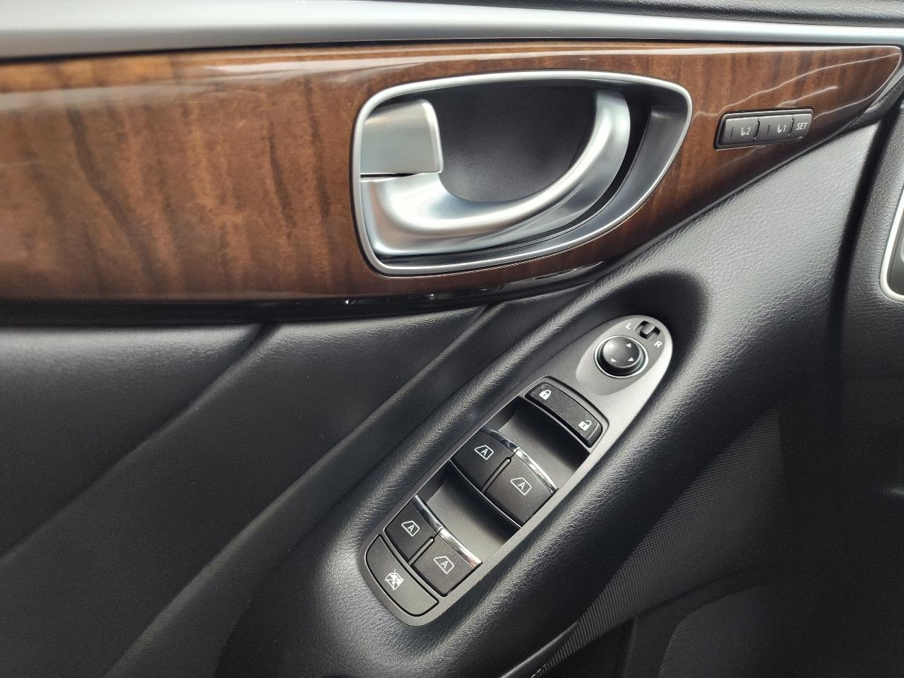 Infiniti Q50 Premium 4D Sedan 2015