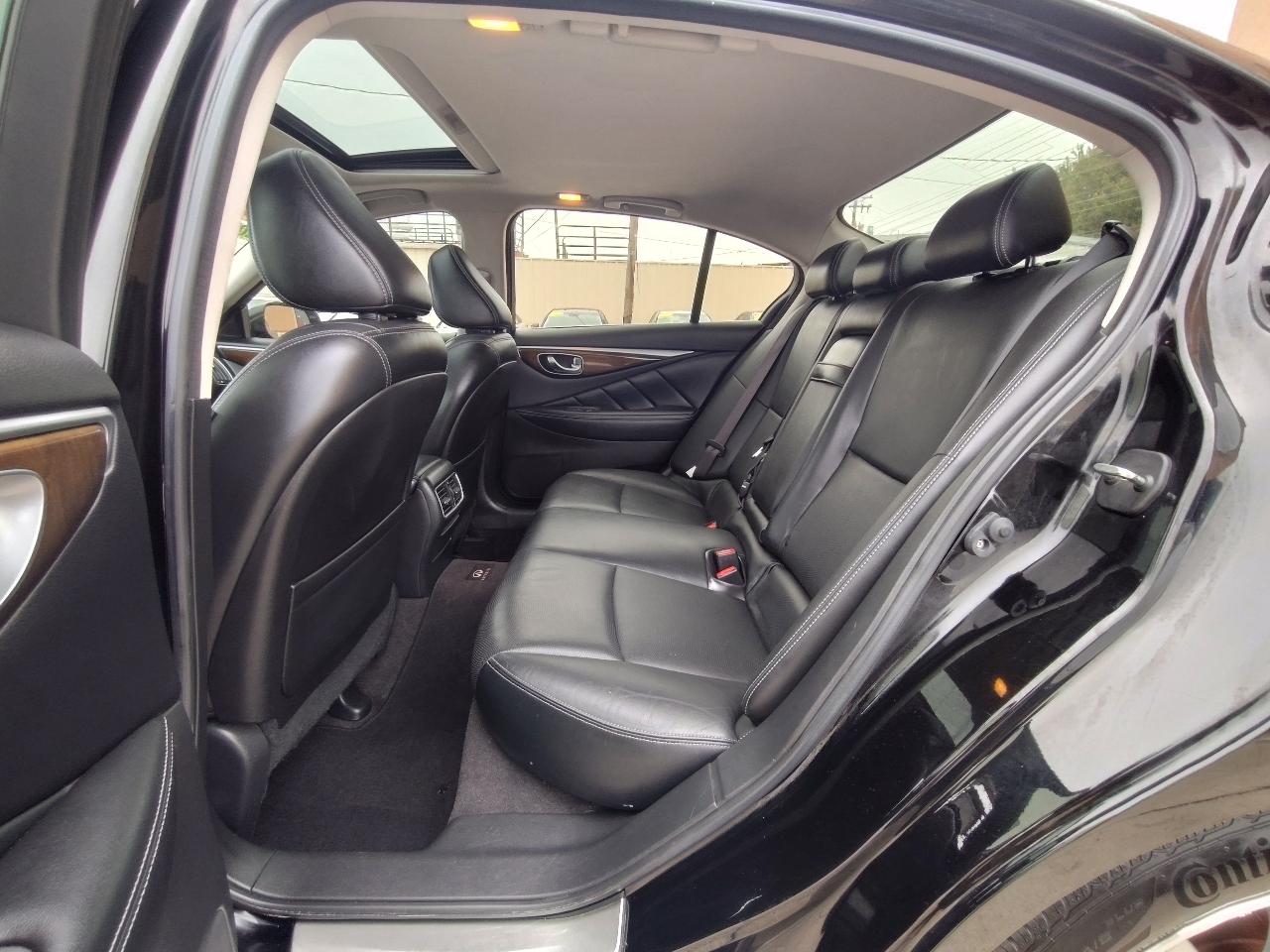 Infiniti Q50 Premium 4D Sedan 2015