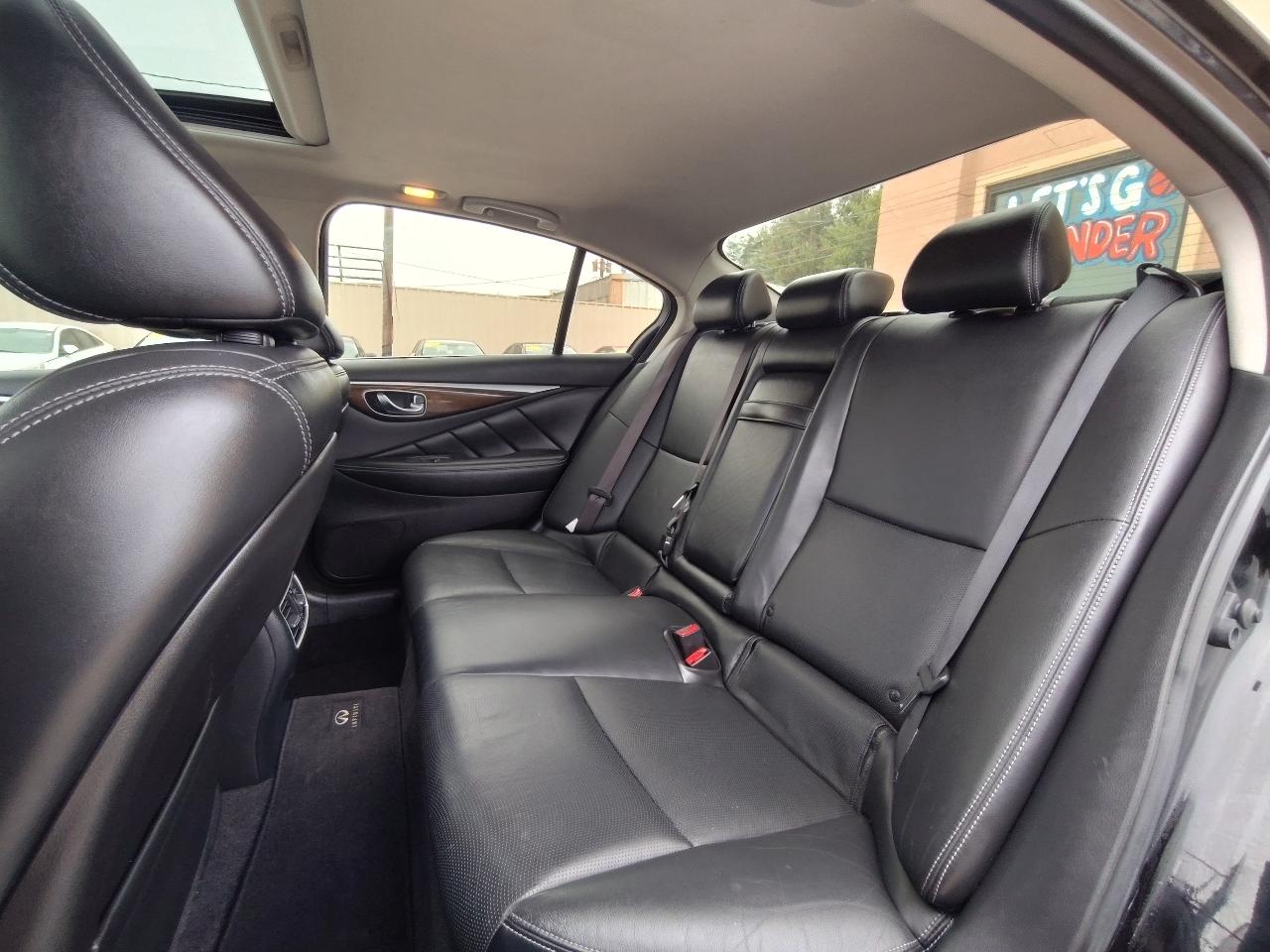 Infiniti Q50 Premium 4D Sedan 2015