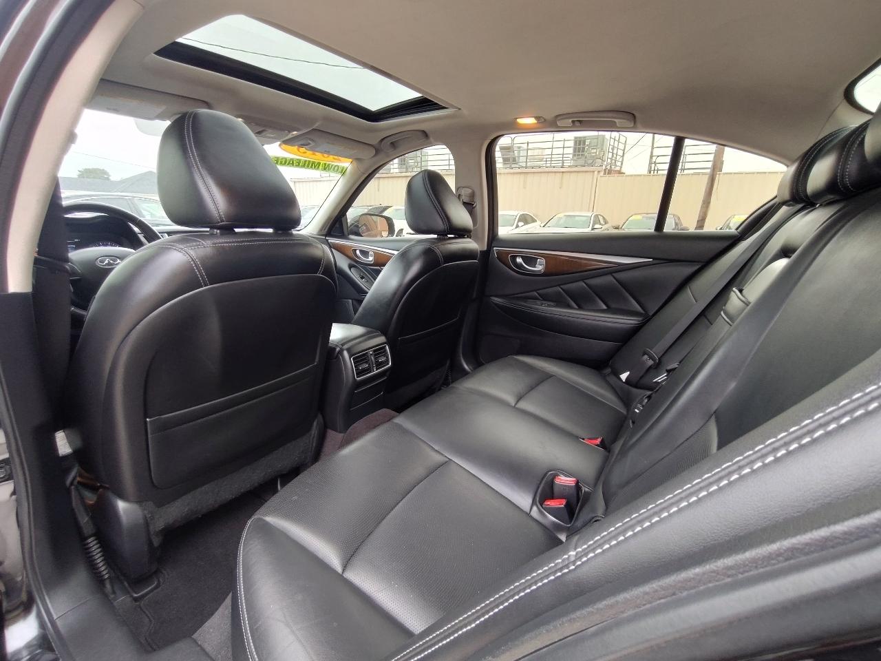 Infiniti Q50 Premium 4D Sedan 2015