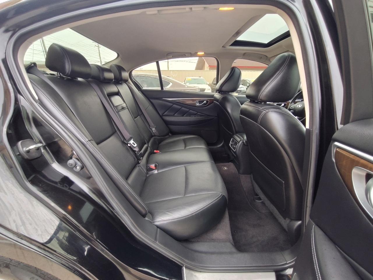 Infiniti Q50 Premium 4D Sedan 2015