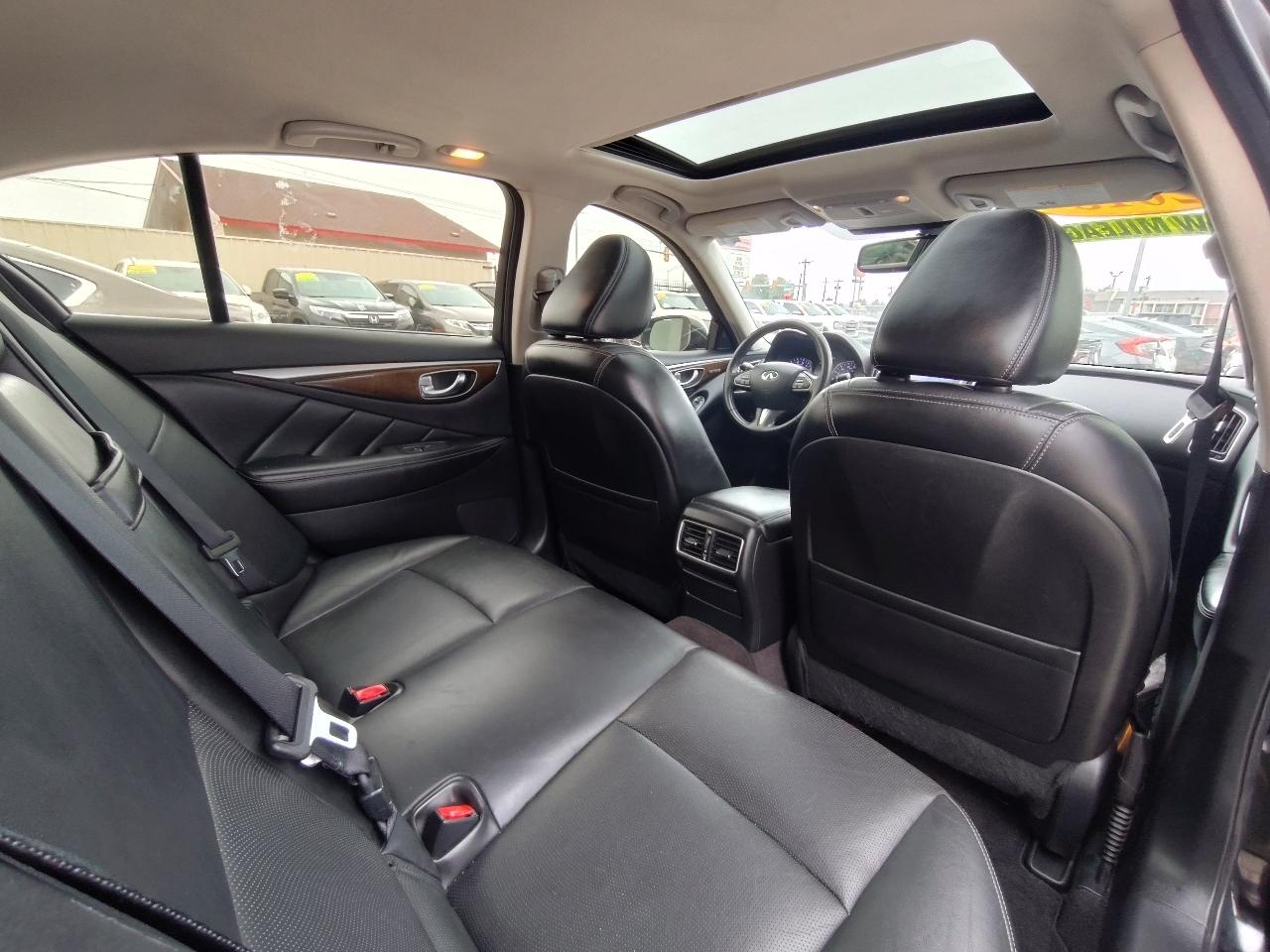 Infiniti Q50 Premium 4D Sedan 2015