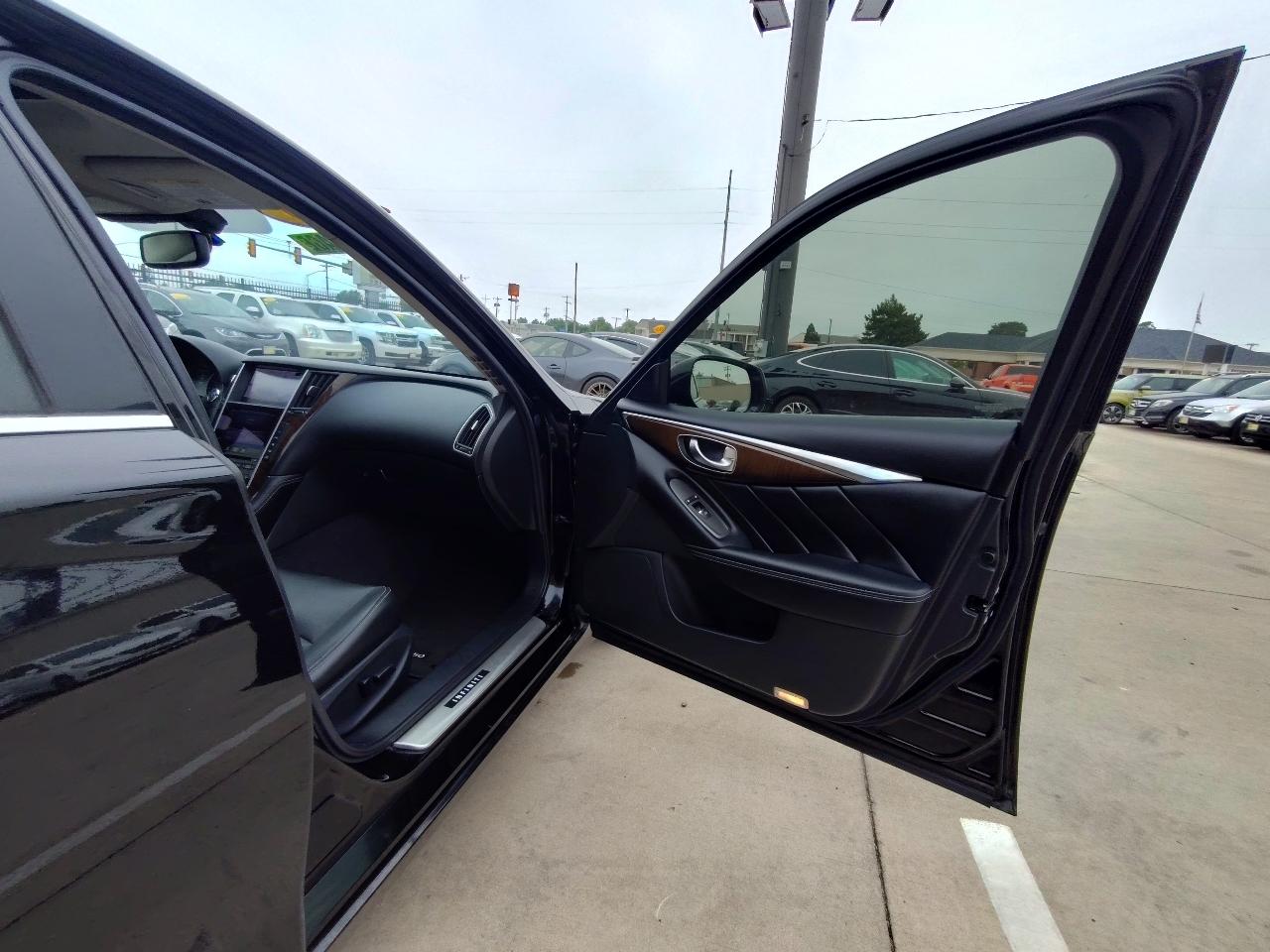 Infiniti Q50 Premium 4D Sedan 2015
