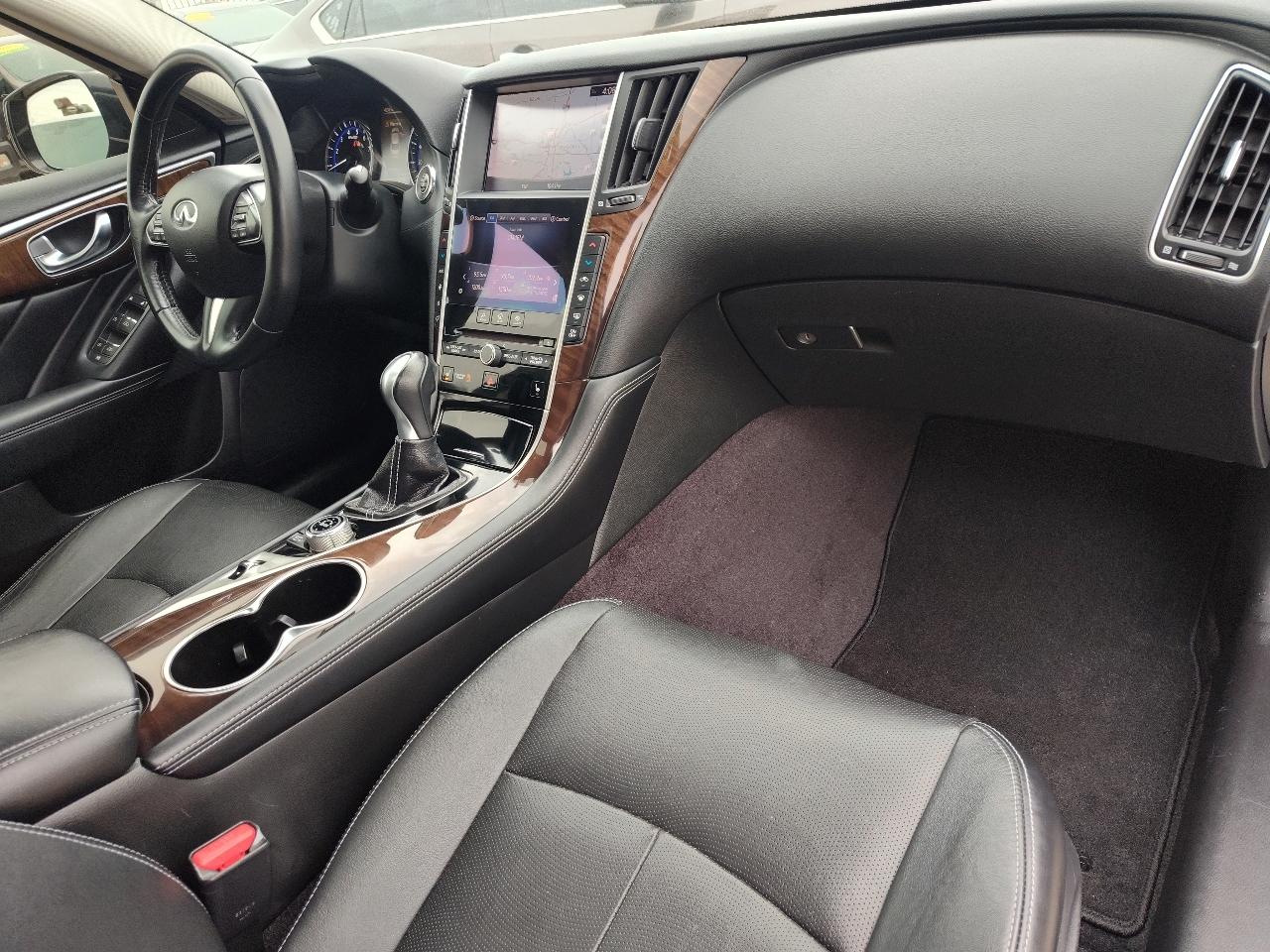 Infiniti Q50 Premium 4D Sedan 2015