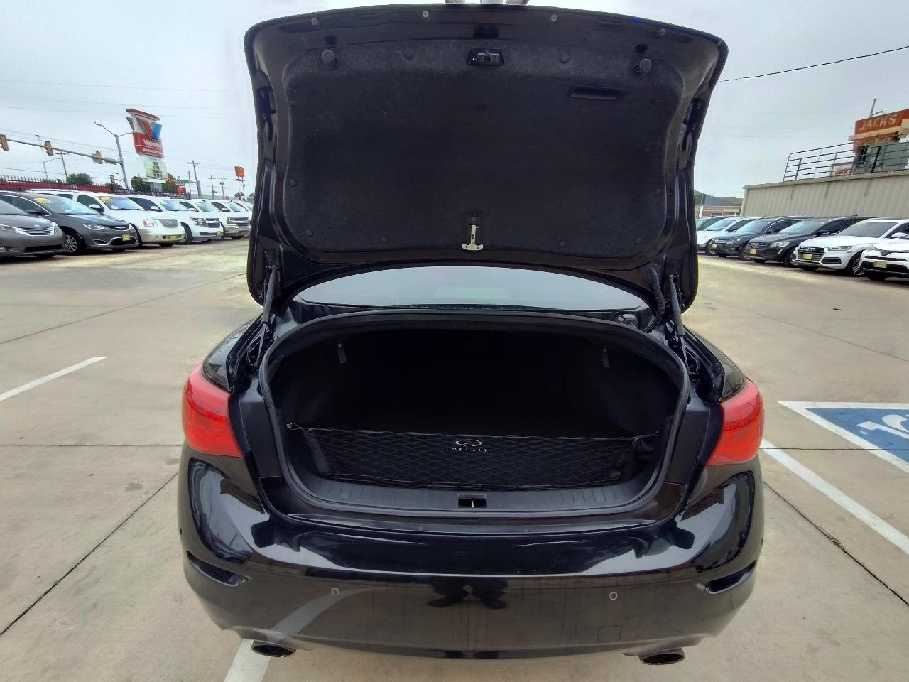 Infiniti Q50 Premium 4D Sedan 2015