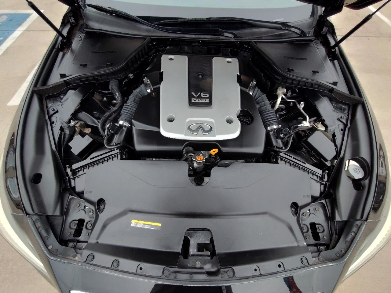 Infiniti Q50 Premium 4D Sedan 2015