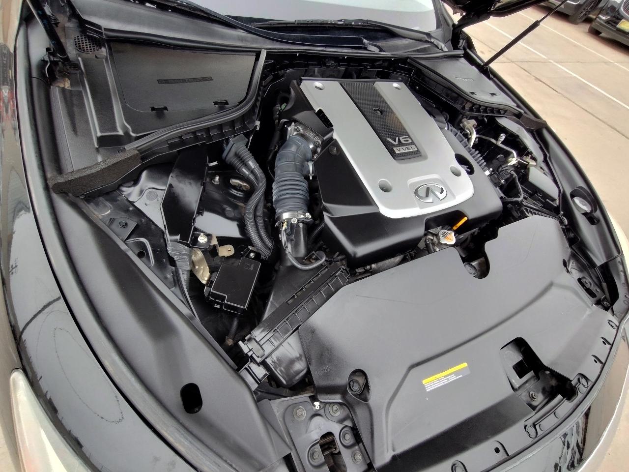 Infiniti Q50 Premium 4D Sedan 2015