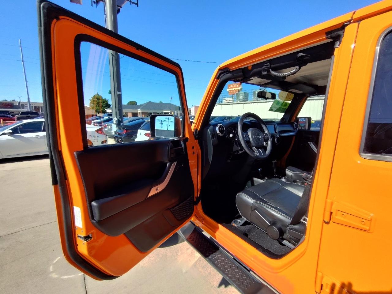 Jeep Wrangler Unlimited Sahara 4WD 2012
