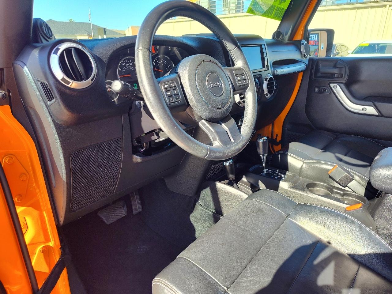 Jeep Wrangler Unlimited Sahara 4WD 2012