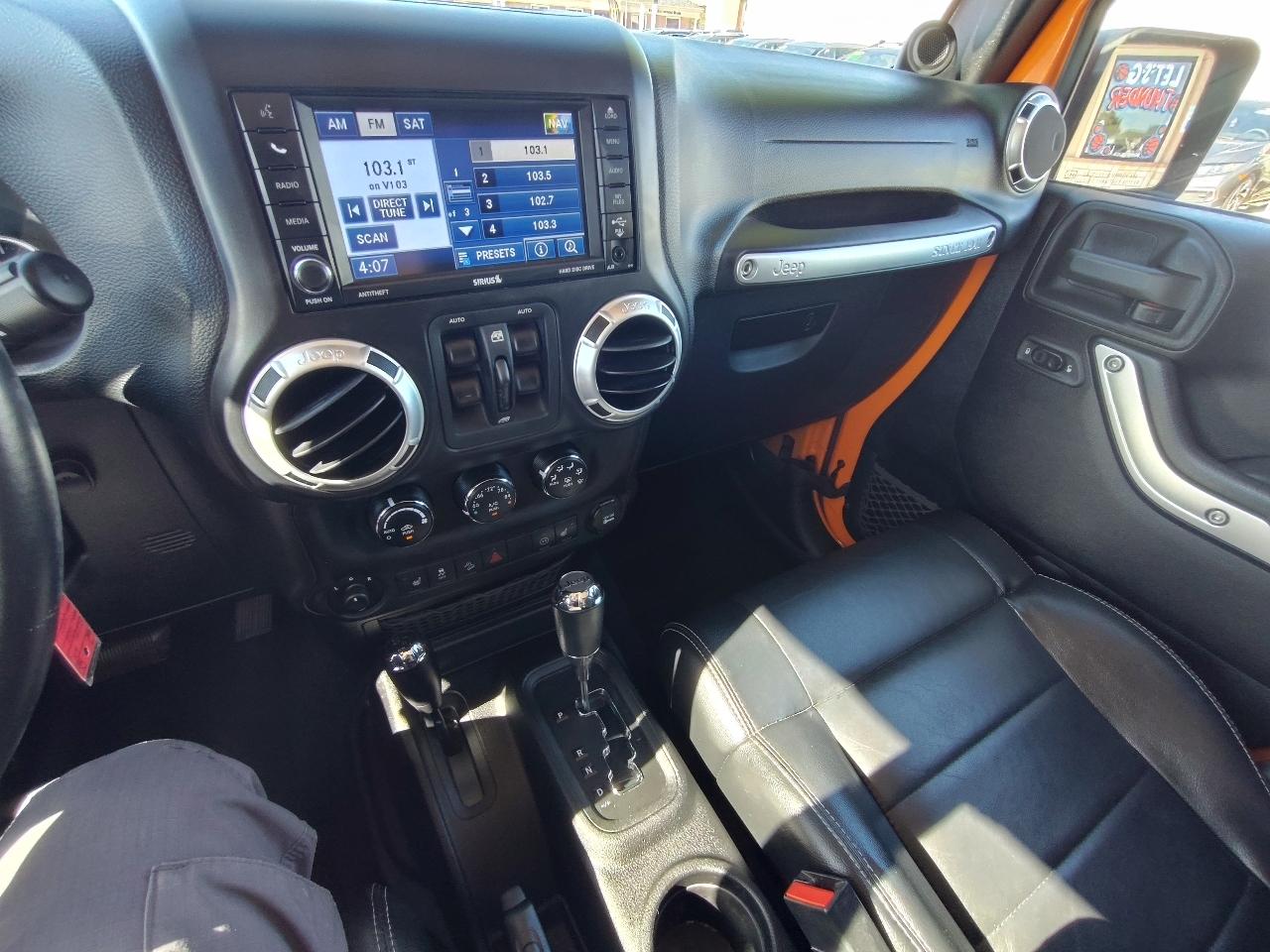 Jeep Wrangler Unlimited Sahara 4WD 2012