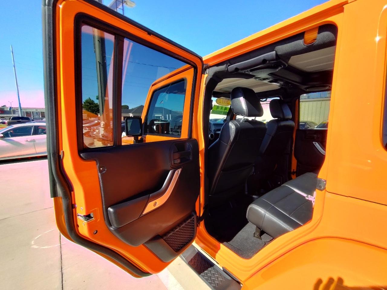 Jeep Wrangler Unlimited Sahara 4WD 2012
