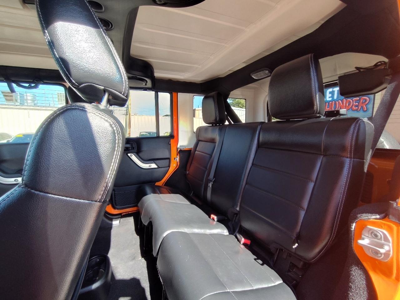 Jeep Wrangler Unlimited Sahara 4WD 2012