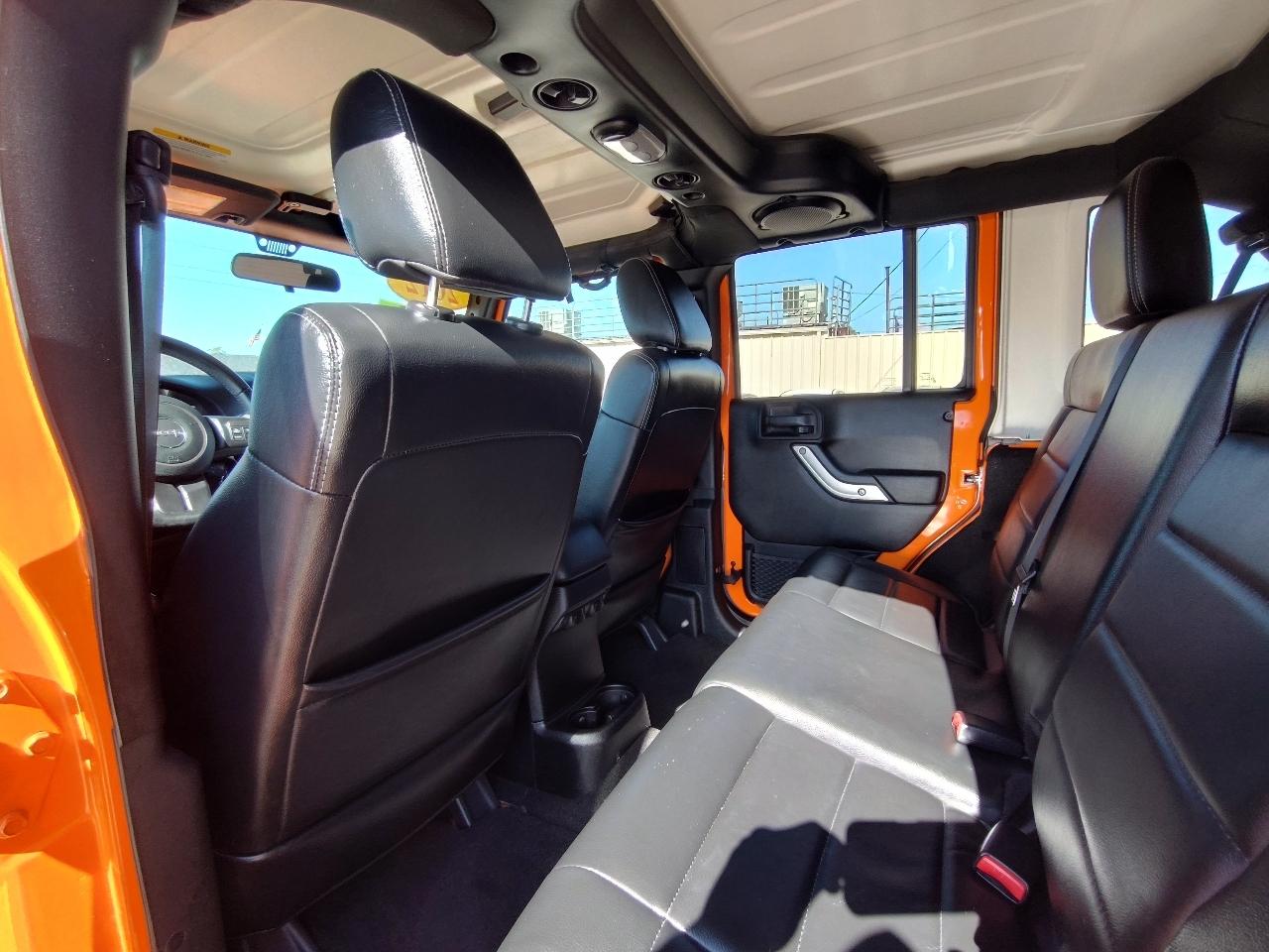 Jeep Wrangler Unlimited Sahara 4WD 2012