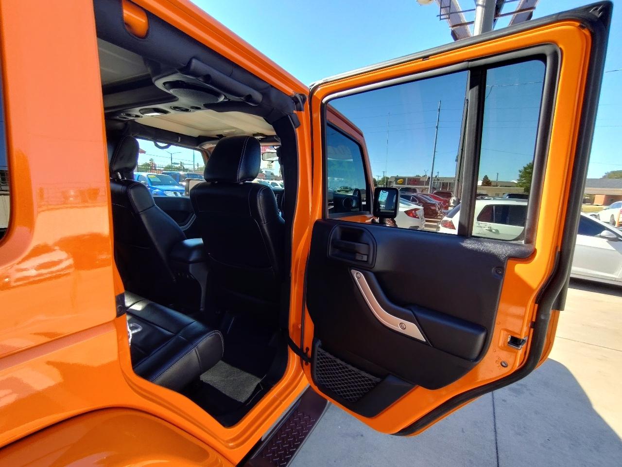 Jeep Wrangler Unlimited Sahara 4WD 2012