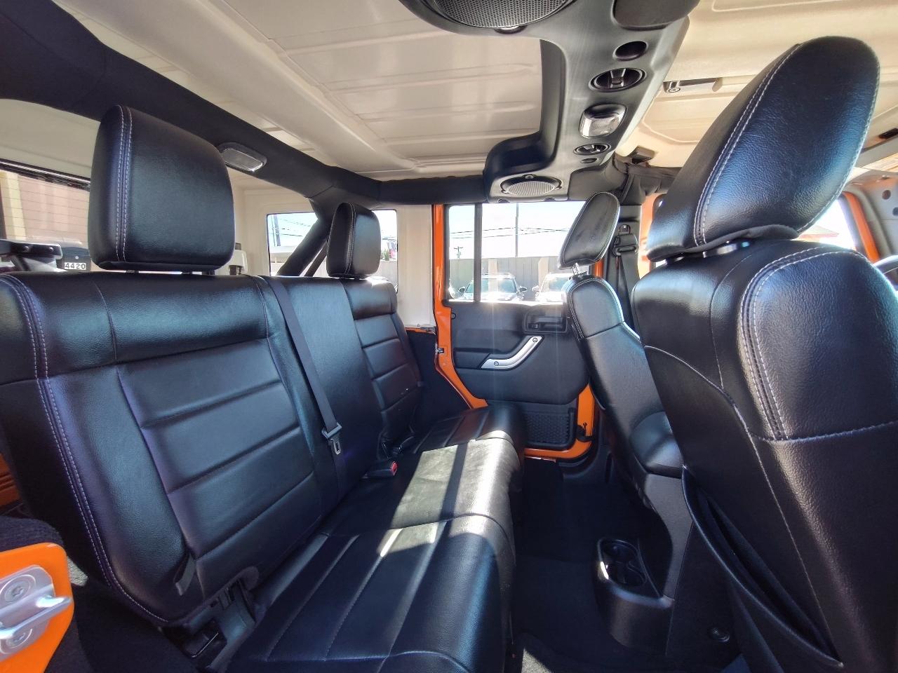 Jeep Wrangler Unlimited Sahara 4WD 2012
