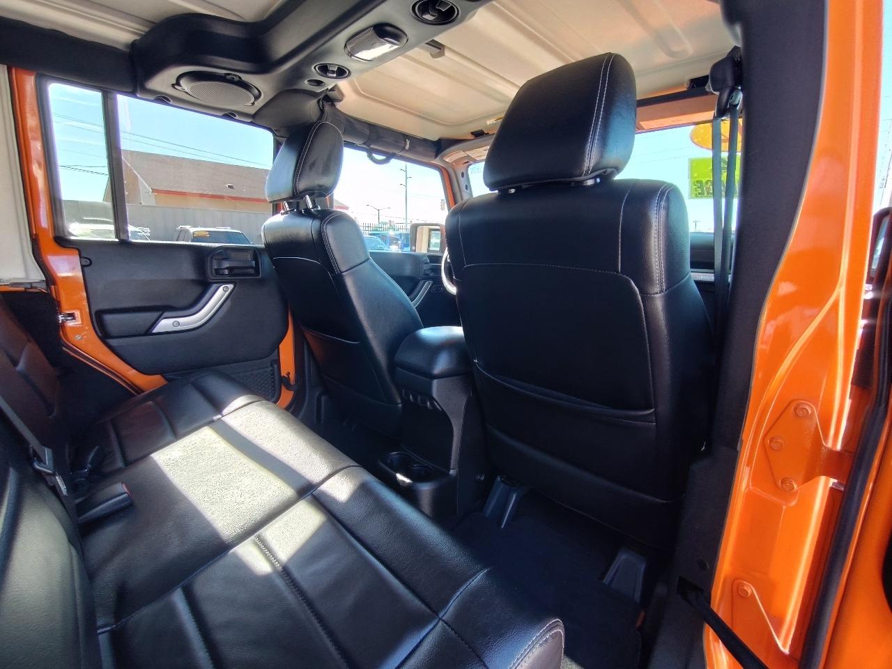 Jeep Wrangler Unlimited Sahara 4WD 2012