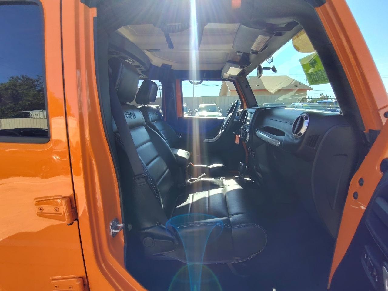 Jeep Wrangler Unlimited Sahara 4WD 2012