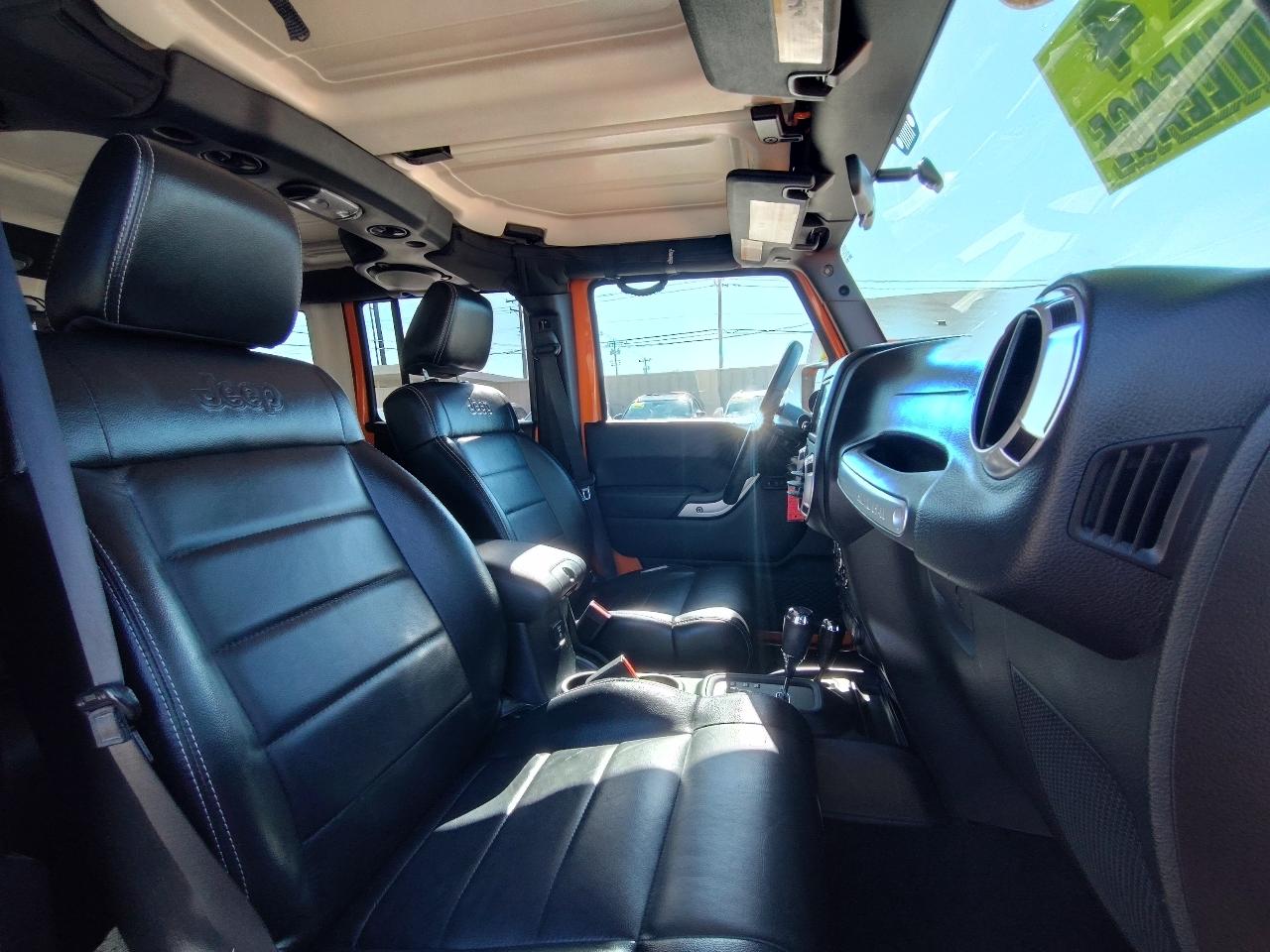 Jeep Wrangler Unlimited Sahara 4WD 2012