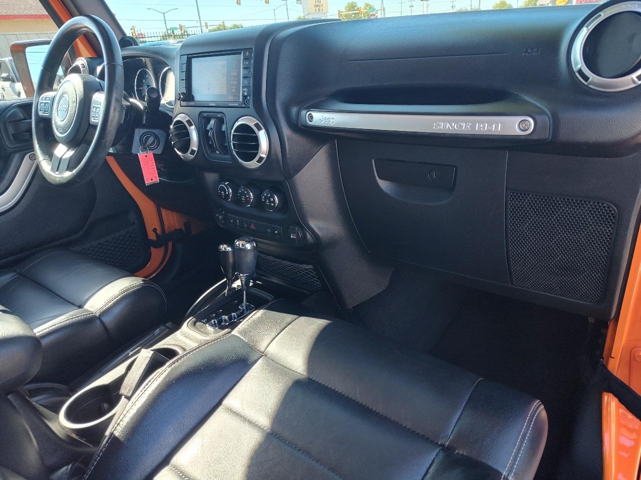 Jeep Wrangler Unlimited Sahara 4WD 2012