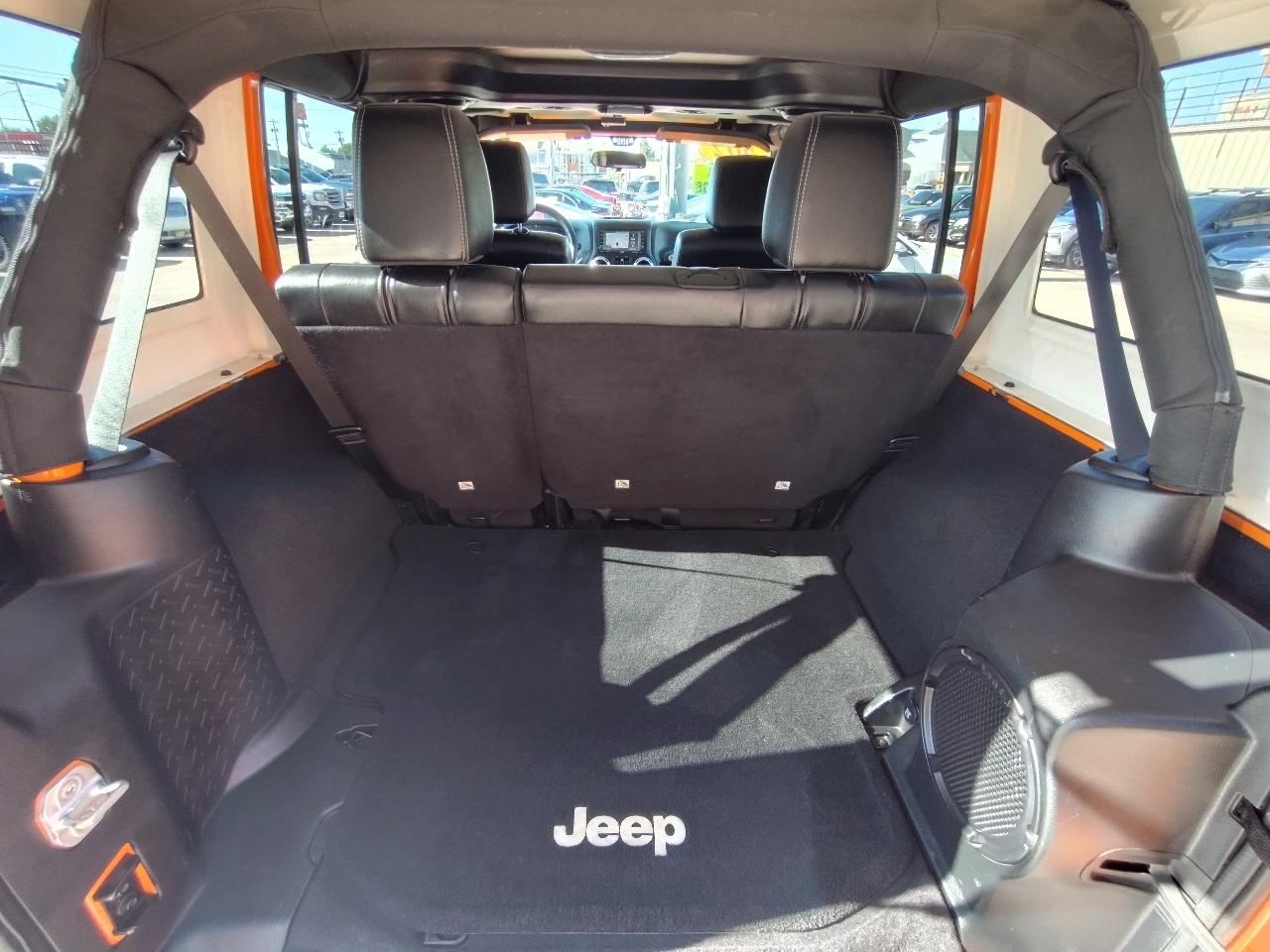 Jeep Wrangler Unlimited Sahara 4WD 2012