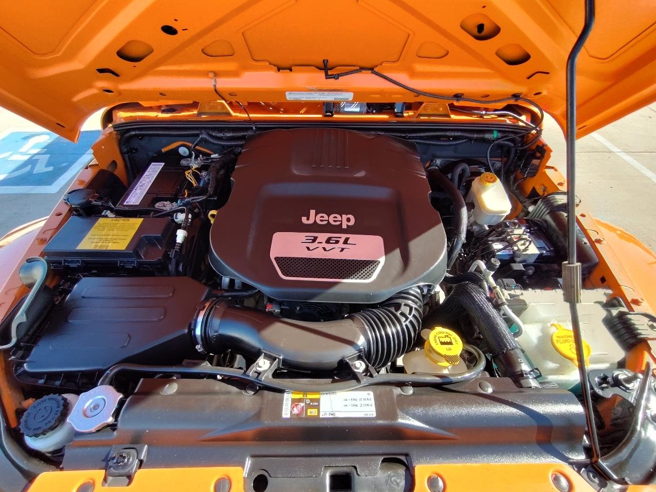 Jeep Wrangler Unlimited Sahara 4WD 2012