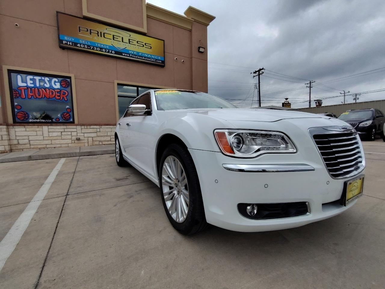 Chrysler 300 Limited 4D Sedan 2011