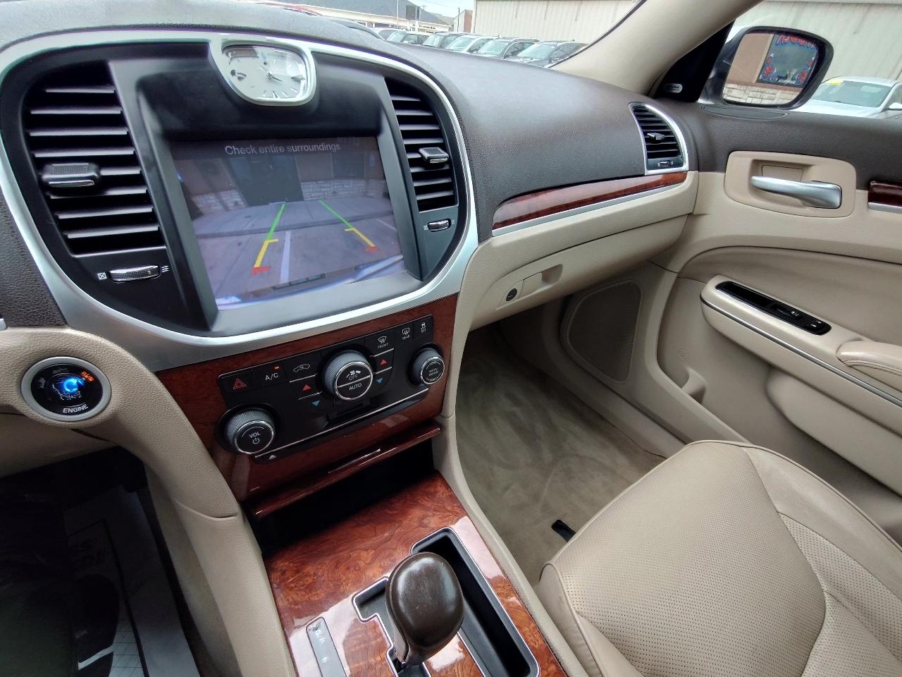 Chrysler 300 Limited 4D Sedan 2011