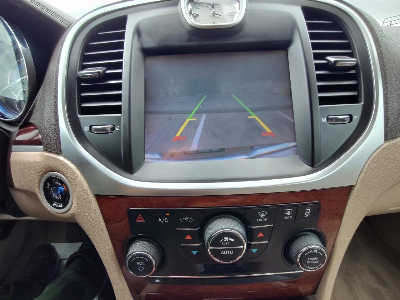 Chrysler 300 Limited 4D Sedan 2011