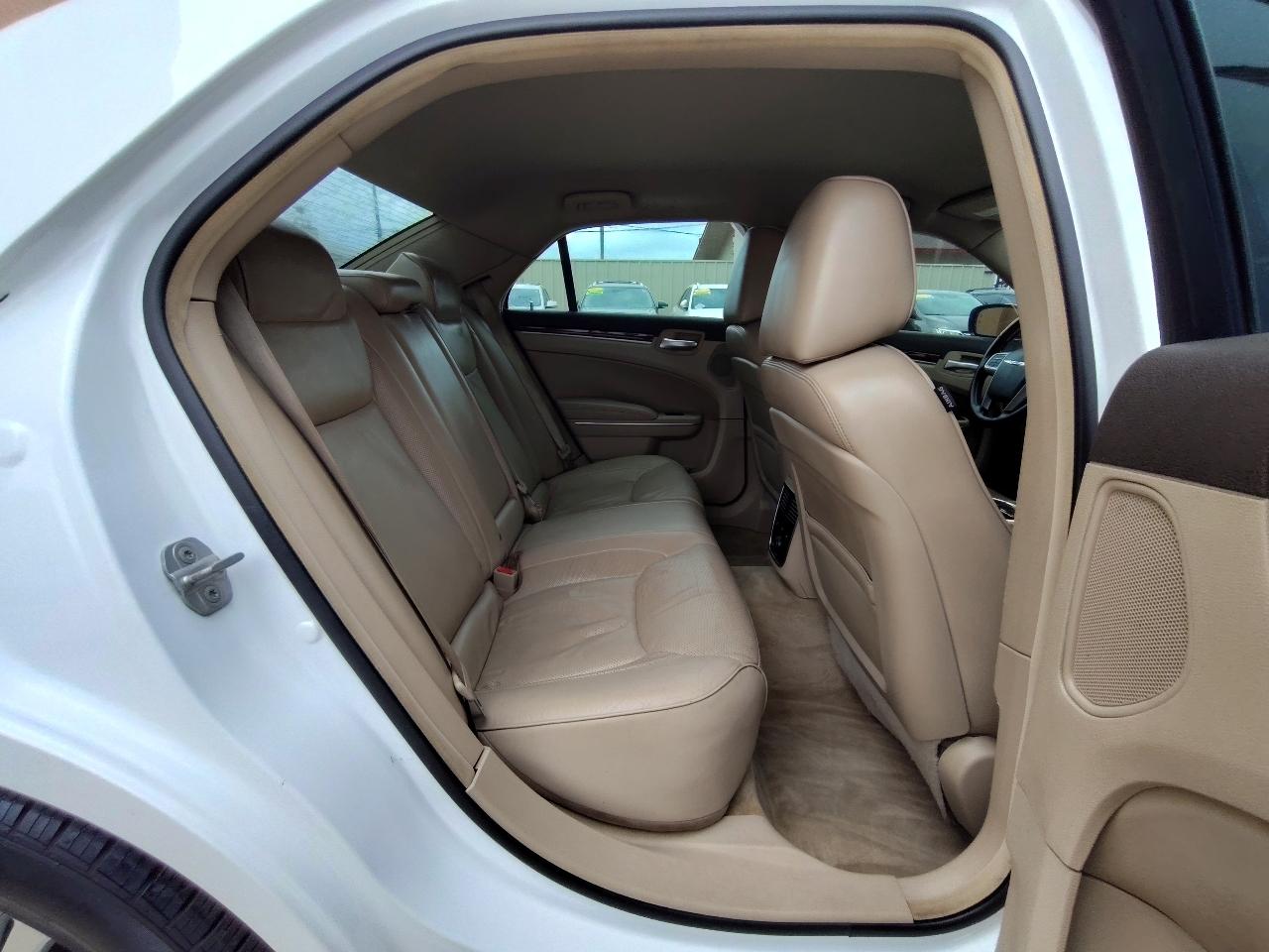Chrysler 300 Limited 4D Sedan 2011