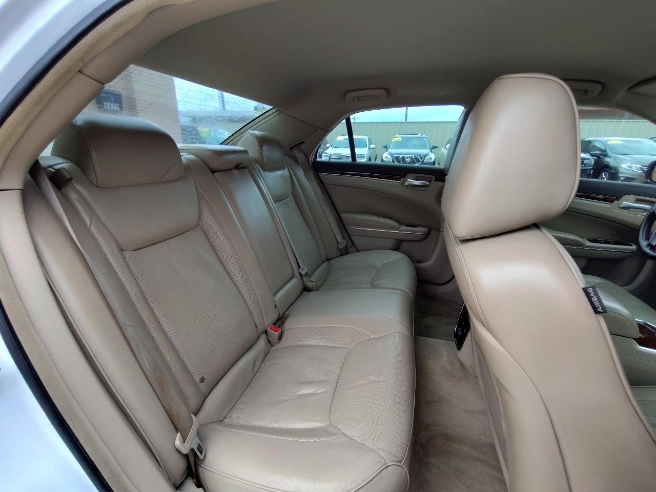 Chrysler 300 Limited 4D Sedan 2011