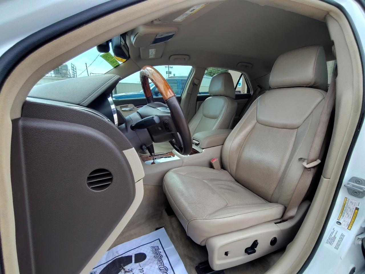 Chrysler 300 Limited 4D Sedan 2011