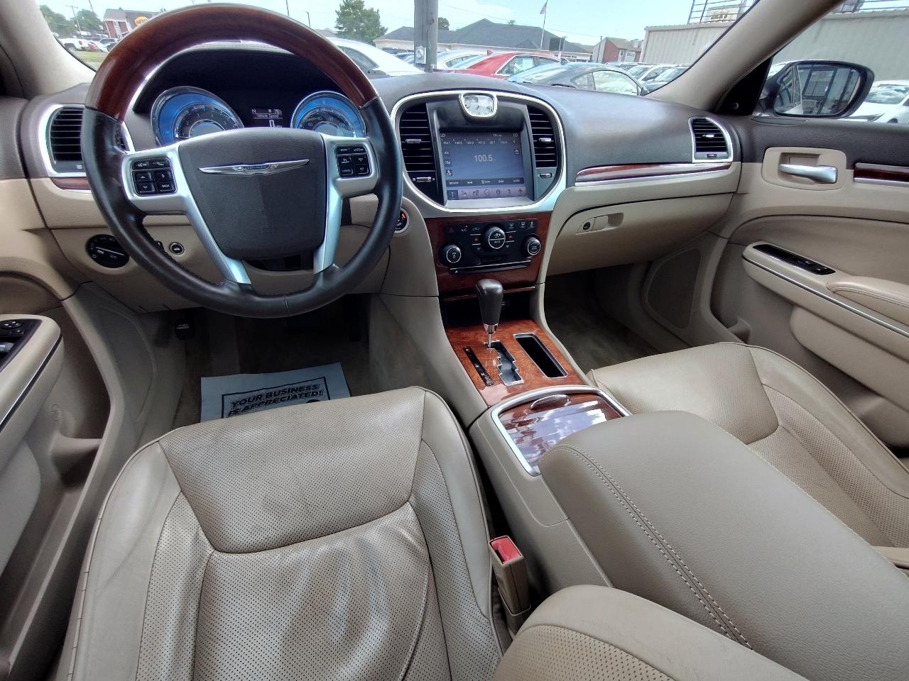 Chrysler 300 Limited 4D Sedan 2011