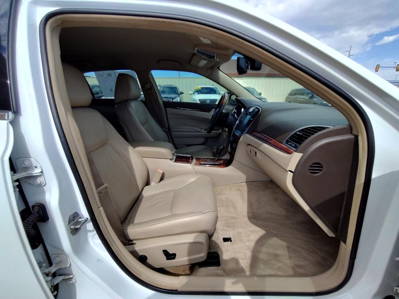 Chrysler 300 Limited 4D Sedan 2011