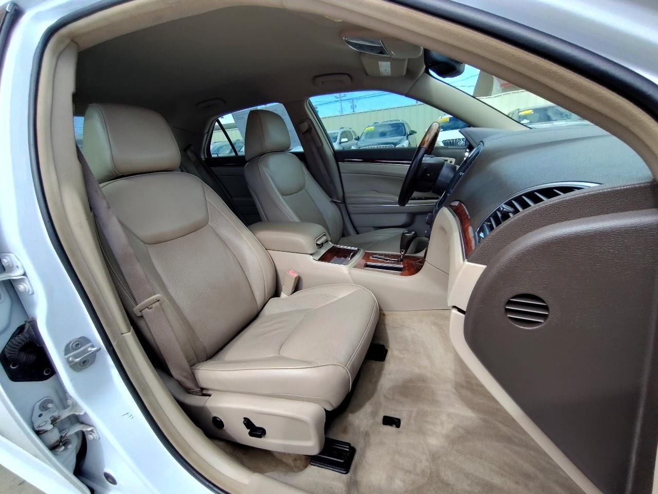 Chrysler 300 Limited 4D Sedan 2011