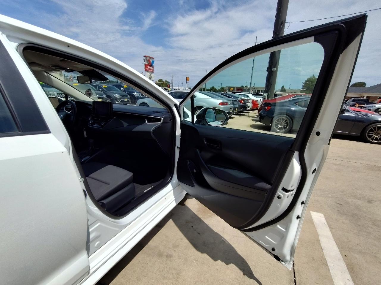 Toyota Corolla LE 2025