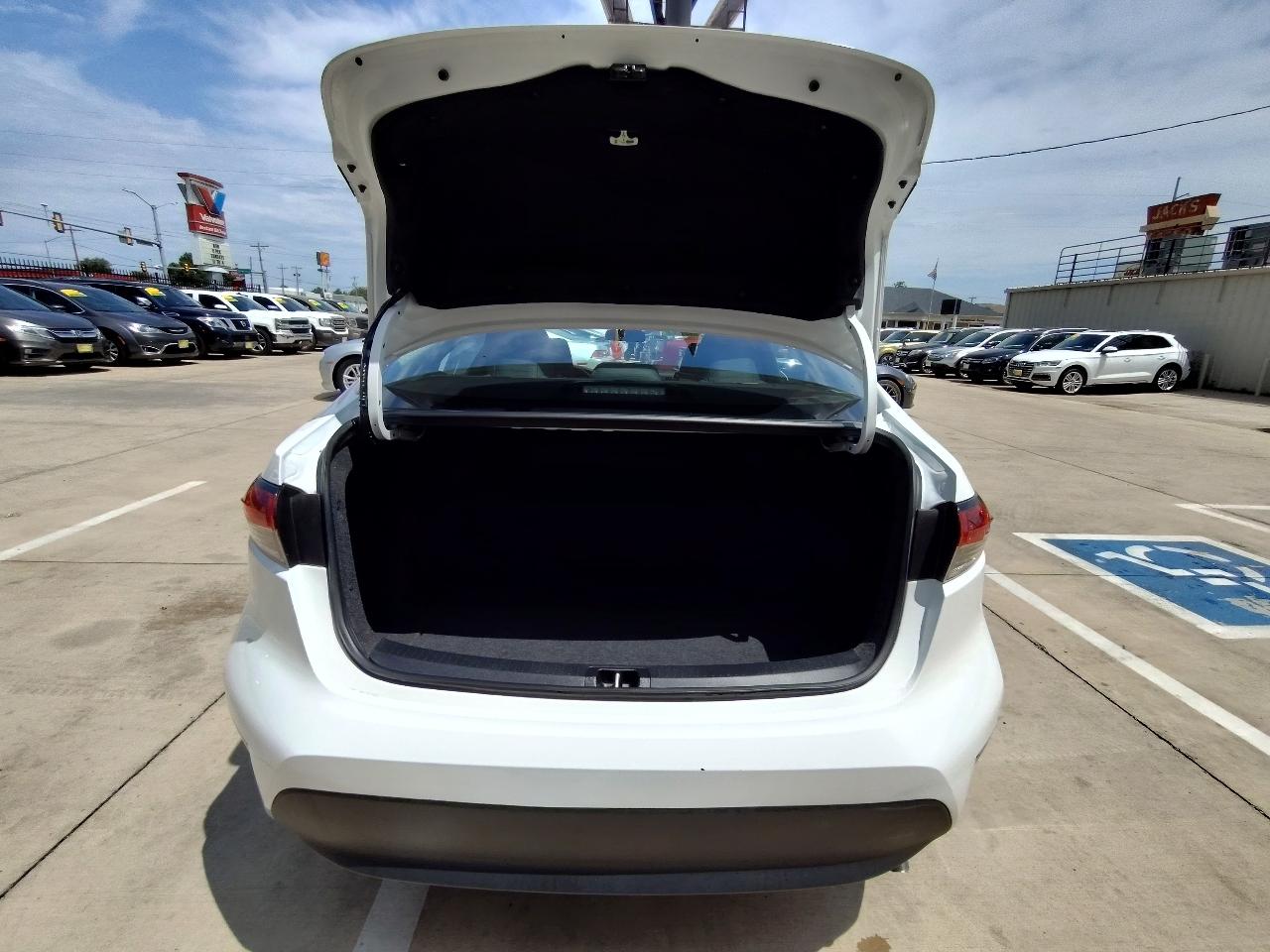 Toyota Corolla LE 2025