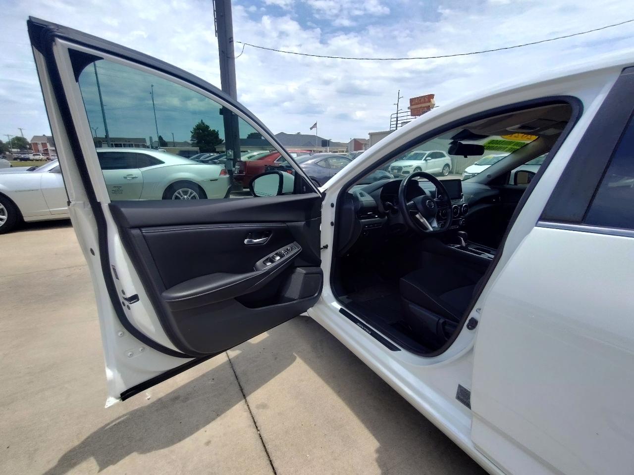 Nissan Sentra SV 4D Sedan 2021