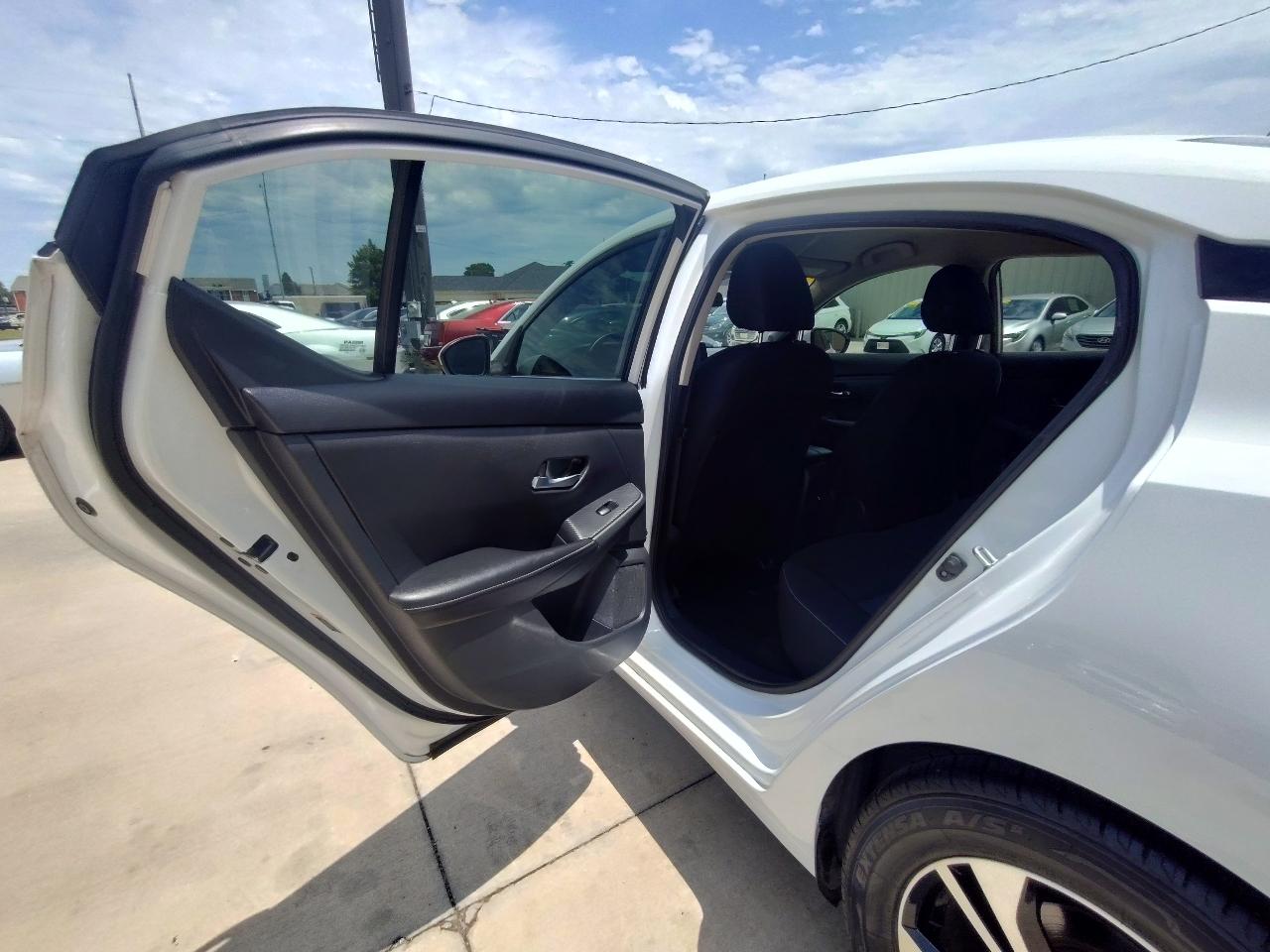 Nissan Sentra SV 4D Sedan 2021