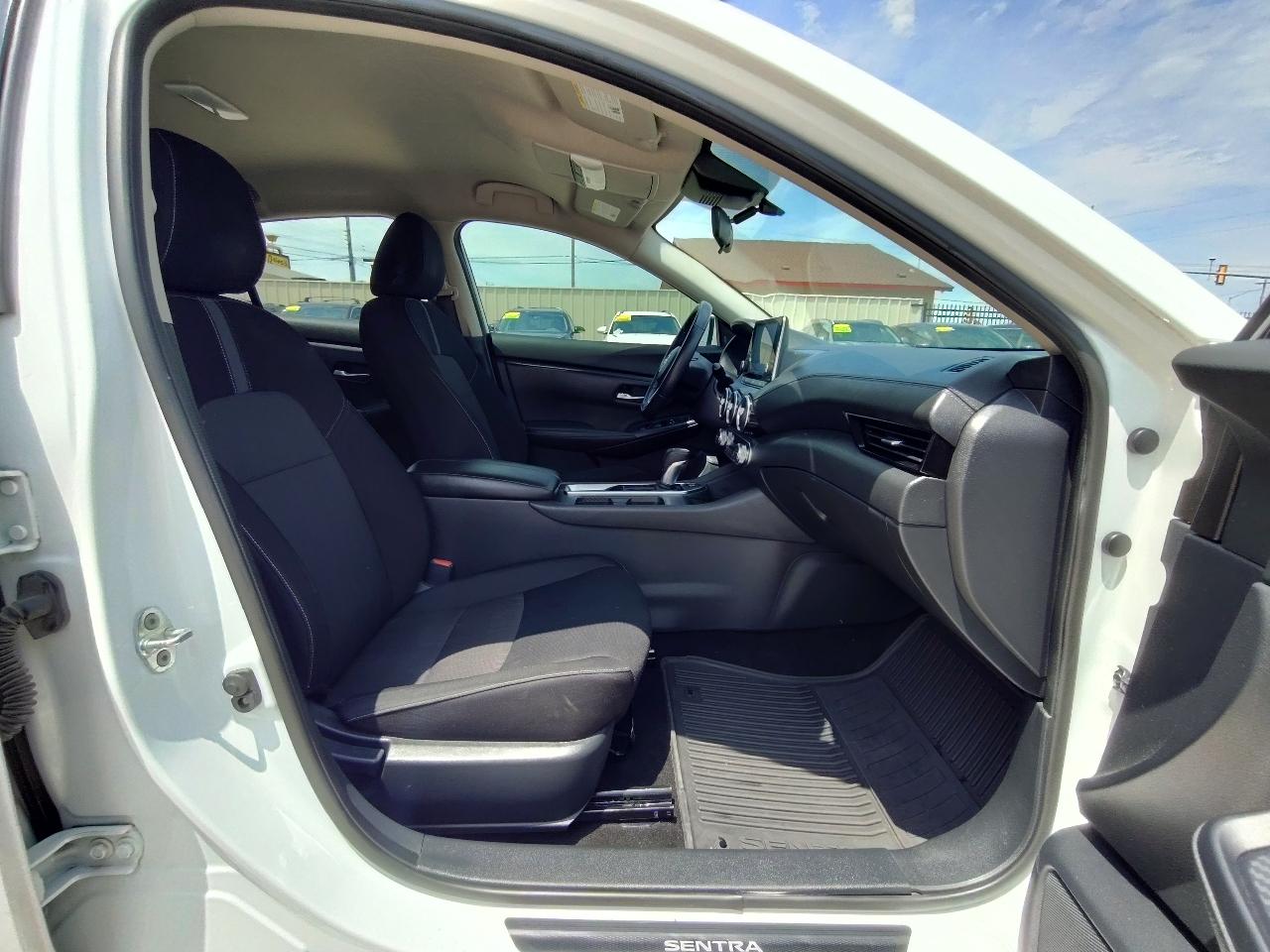 Nissan Sentra SV 4D Sedan 2021