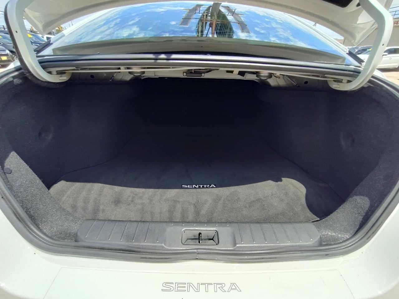 Nissan Sentra SV 4D Sedan 2021