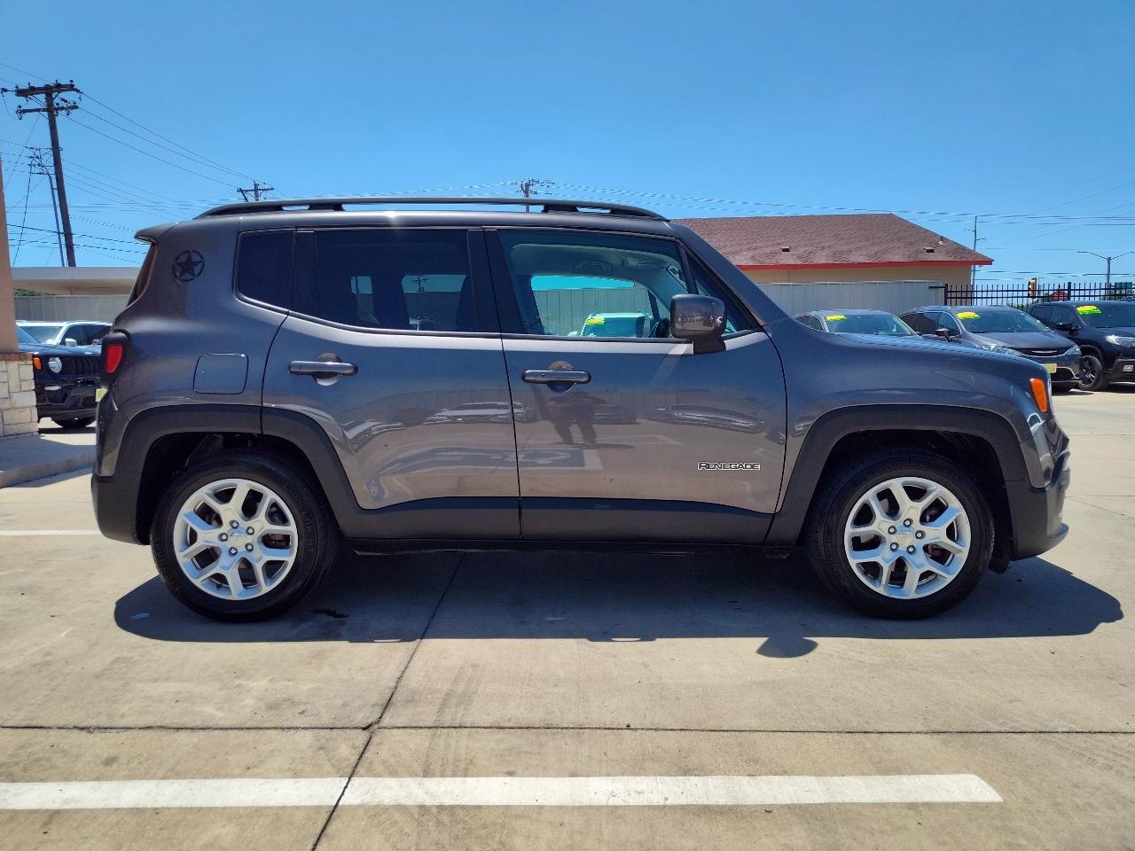 Jeep Renegade Latitude FWD 2016