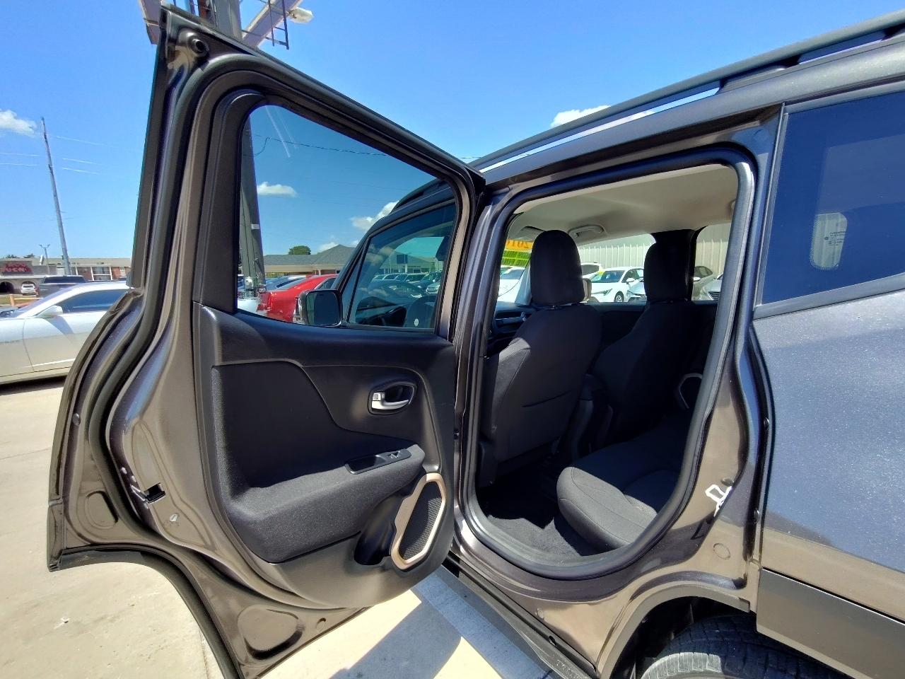 Jeep Renegade Latitude FWD 2016