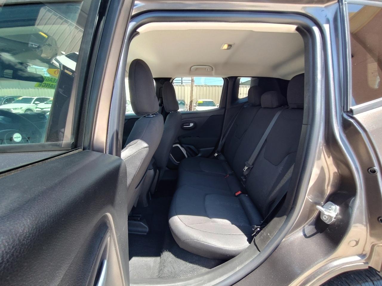Jeep Renegade Latitude FWD 2016