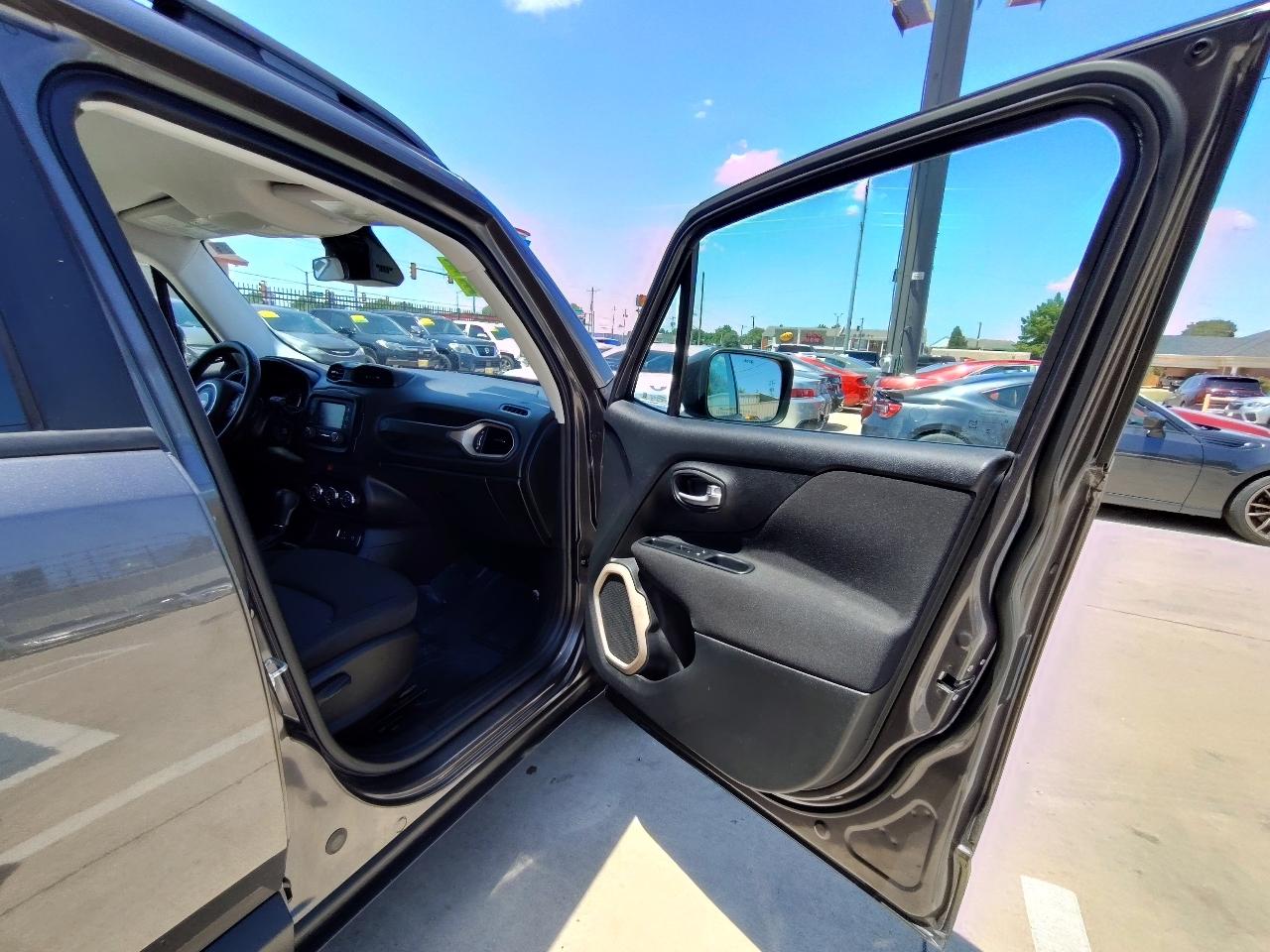 Jeep Renegade Latitude FWD 2016